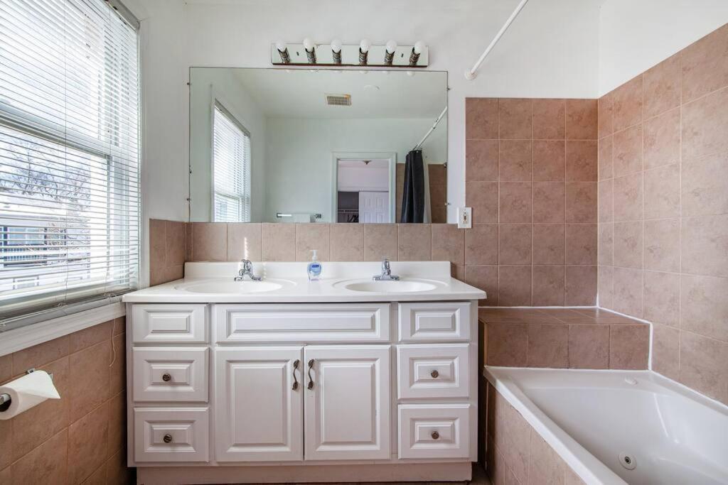 Relaxing, Spacious, Private, Walkable In Petworth! วอชิงตัน ภายนอก รูปภาพ