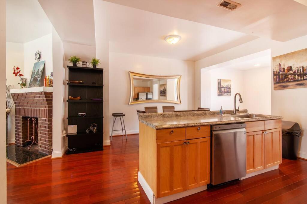 Relaxing, Spacious, Private, Walkable In Petworth! วอชิงตัน ภายนอก รูปภาพ
